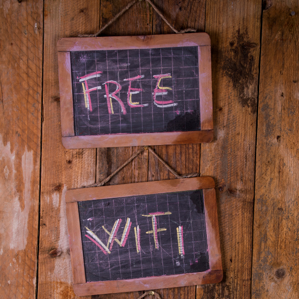 Blog-Main-benefits-of-offering-free-wi-fi-at-your-restaurant