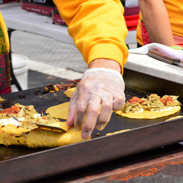 Blog-Main-how-restaurants-are-helping-out-community-kitchens