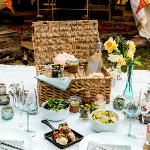 Blog-Main-how-to-create-a-luxury-picnic