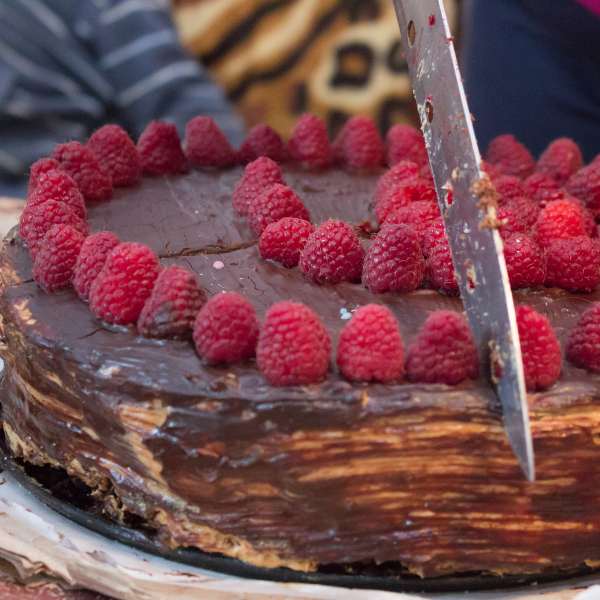 Blog-Main-how-to-cut-a-cake