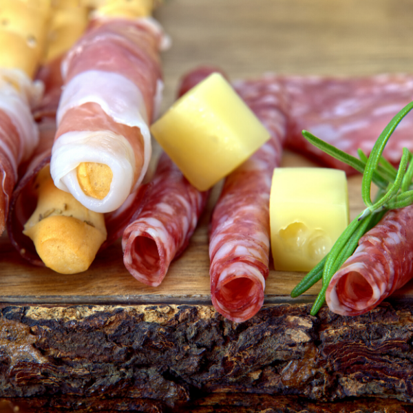 Blog-Main-how-to-throw-a-cheese-and-charcuterie-board-party