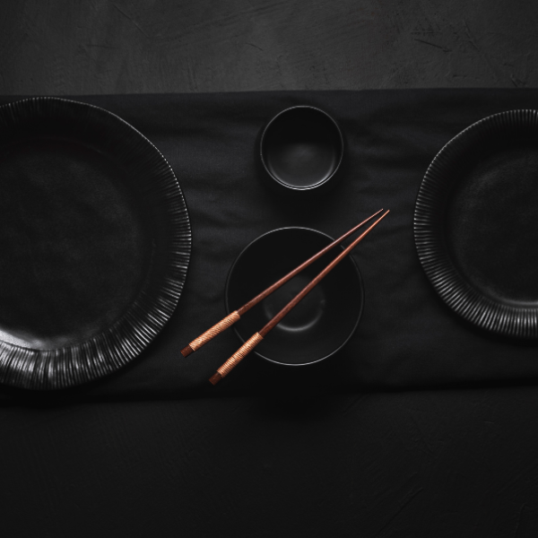 Blog-Main-use-black-tableware-and-leave-a-lasting-impression