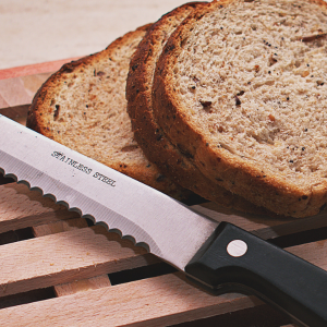 Bread knife