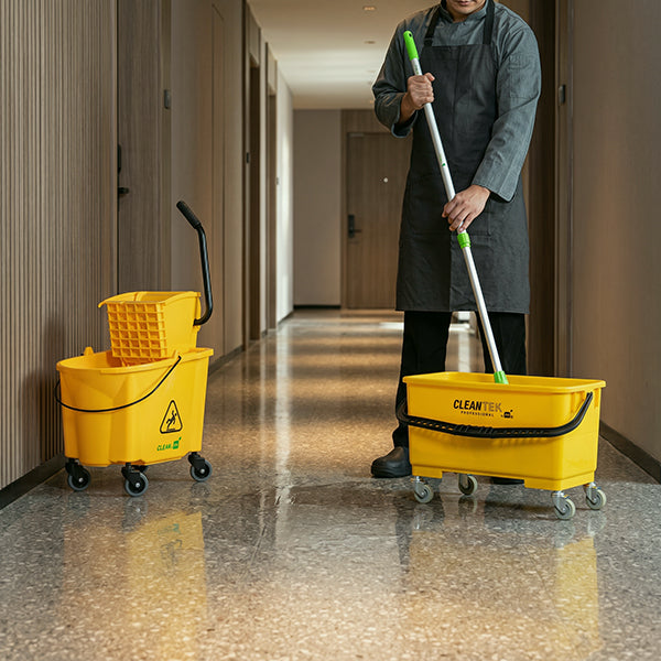 Wet Mop Buckets / Wringers