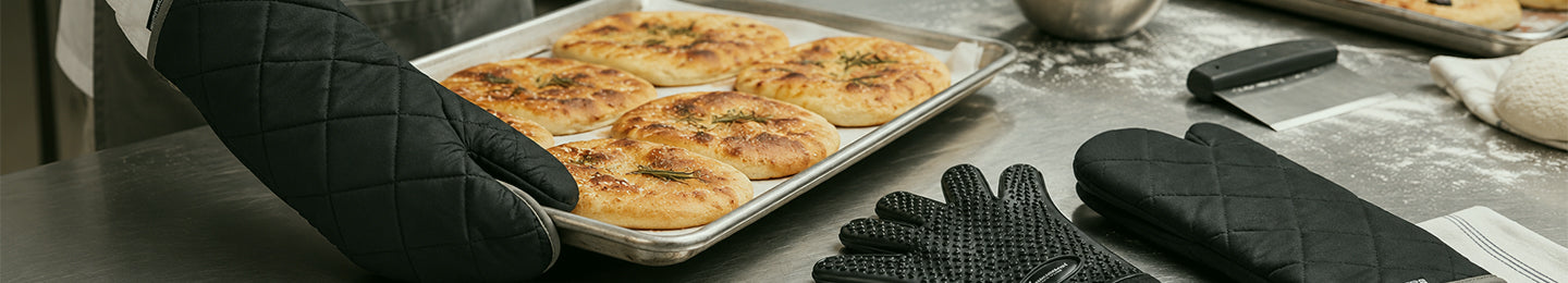 Oven Mitts & Pot Holders