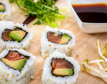 Sushi with cutting board
