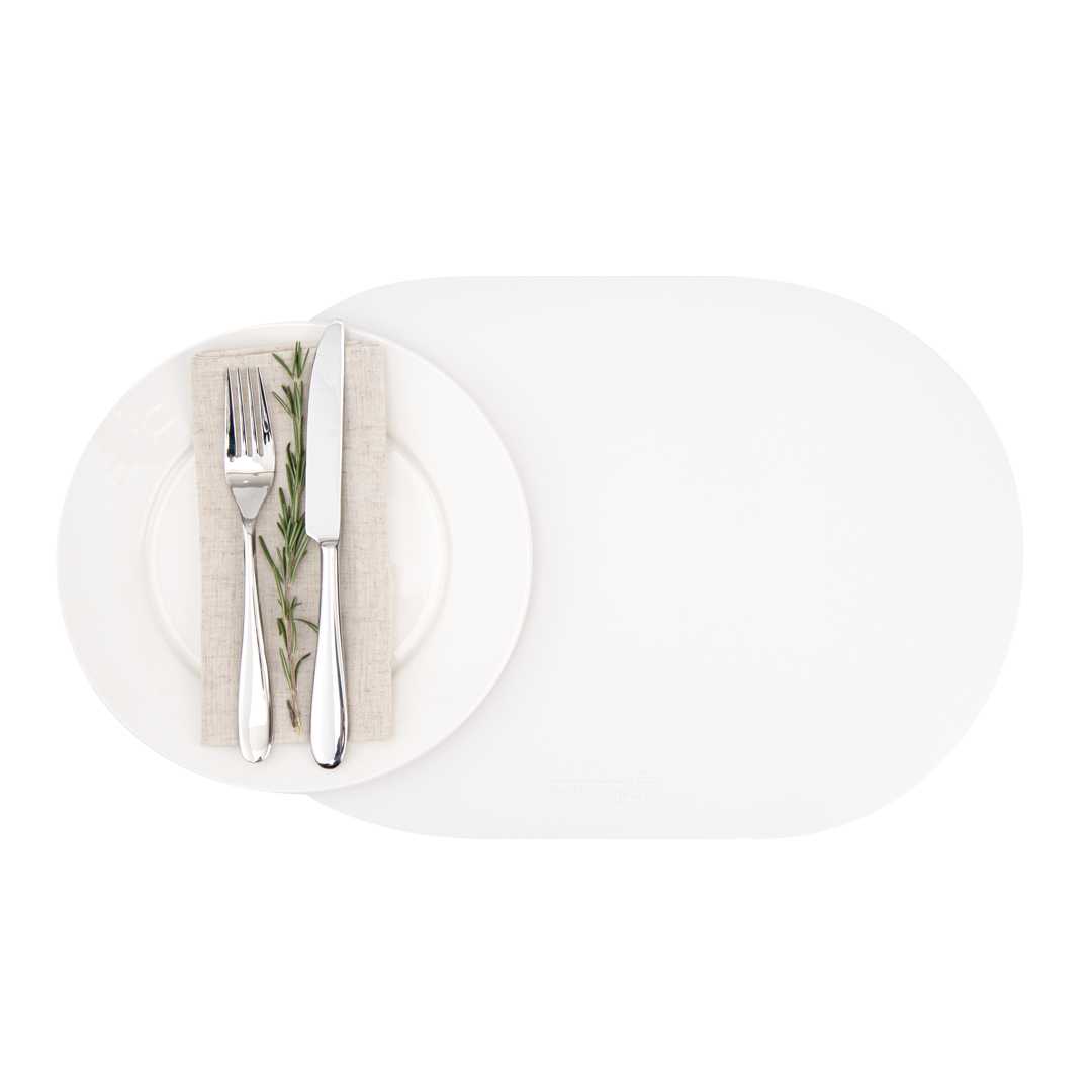 Chef 101 Oval White Vinyl Placemat - Embossed - 17 3/4" x 12" - 84 count box