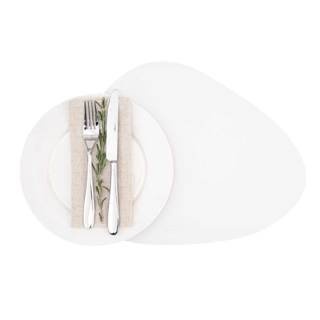Chef 101 Egg-Shaped White Vinyl Placemat - Embossed - 16" x 12" - 84 count box