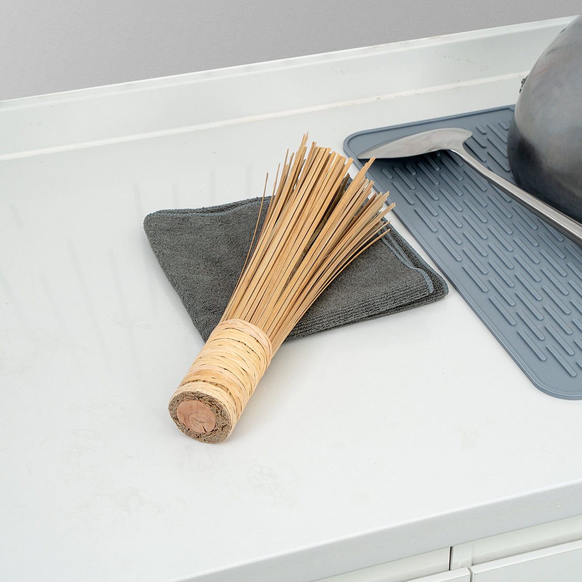 Motomori Natural Bamboo Wok Brush - 11" - 1 count box