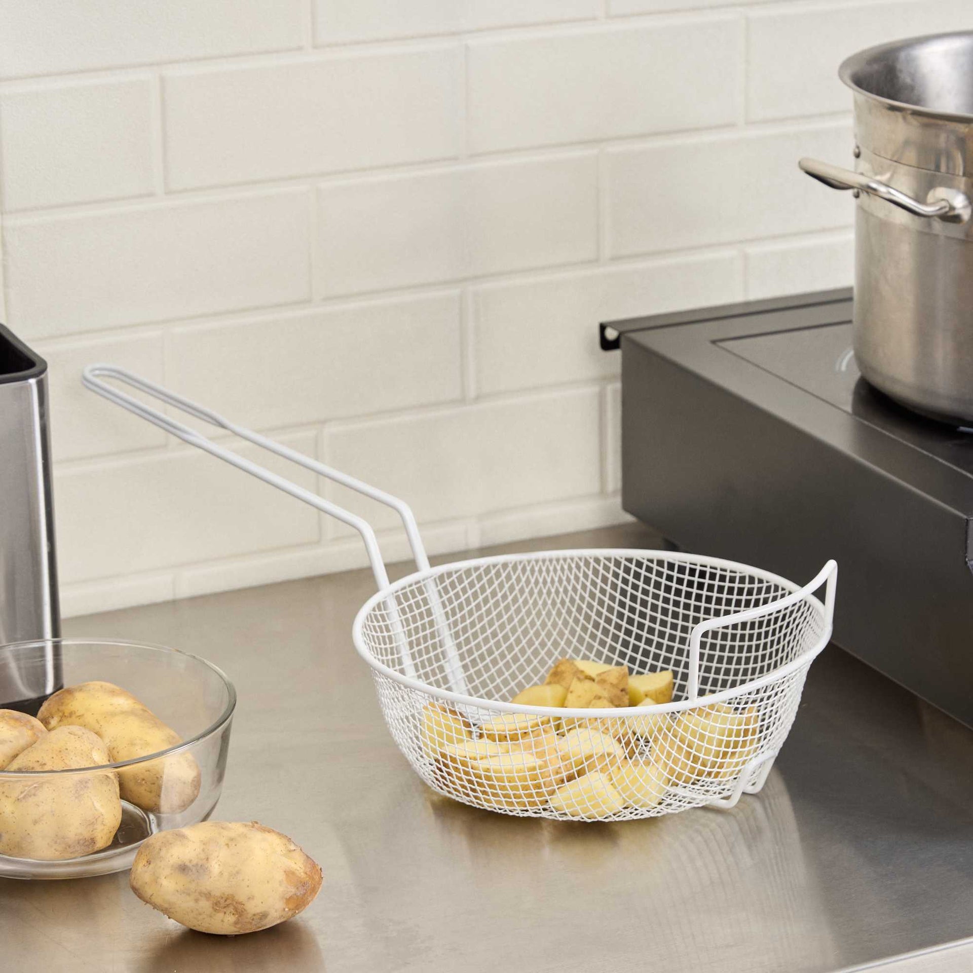 Met Lux Epoxy-Coated Medium Mesh Breading Basket - with Helper Handle - 10" - 1 count box