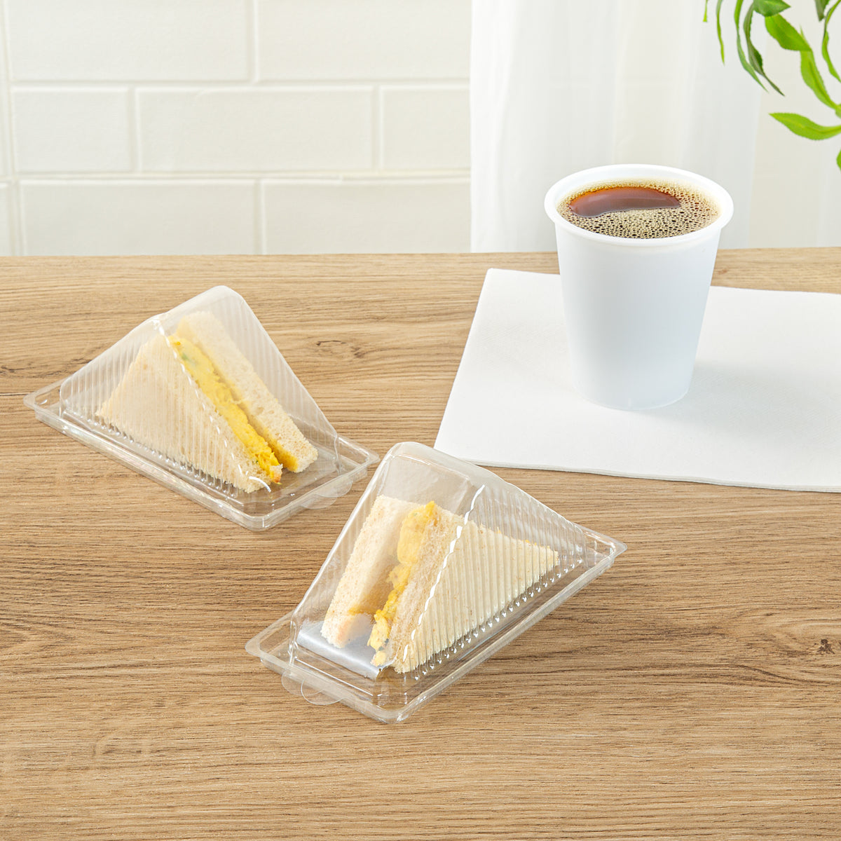 Thermo Tek 10 oz Triangle Clear Plastic Sandwich Container - with Lid - 6 1/4" x 3 1/4" x 3" - 100 count box