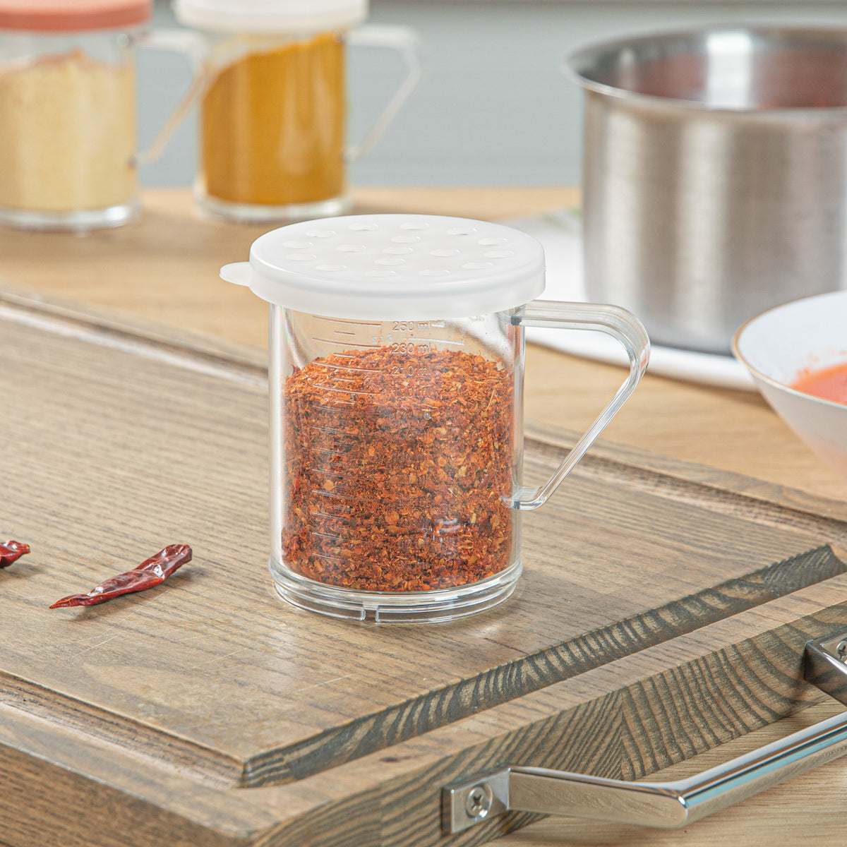 Chef 101 10 oz Clear Polycarbonate Dredge Spice Shaker - with White Extra Coarse Lid - 4 3/4" x 3 1/4" x 4" - 1 count box