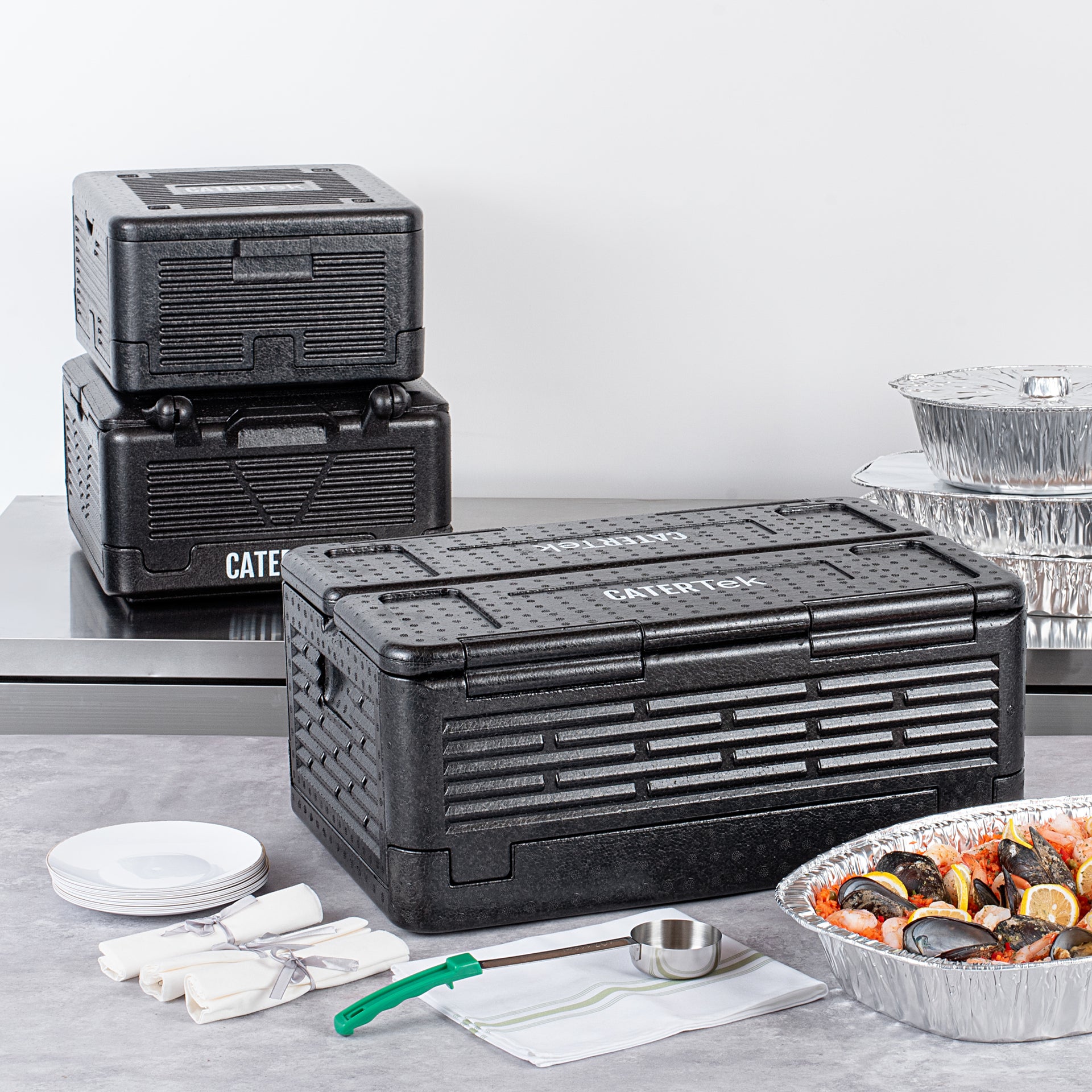 Cater Tek Black EPP Food Pan Carrier - Insulated, Top Loading, Collapsible - 23 1/2" x 16 1/4" x 10 1/4" - 1 count box