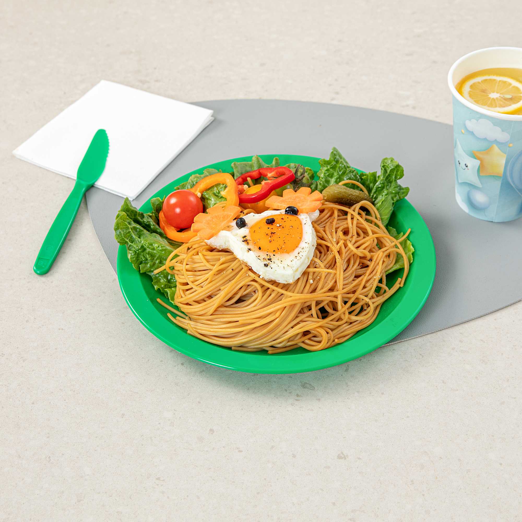 RW Kids Round Green Plastic Plate - 9" x 9" - 60 count box
