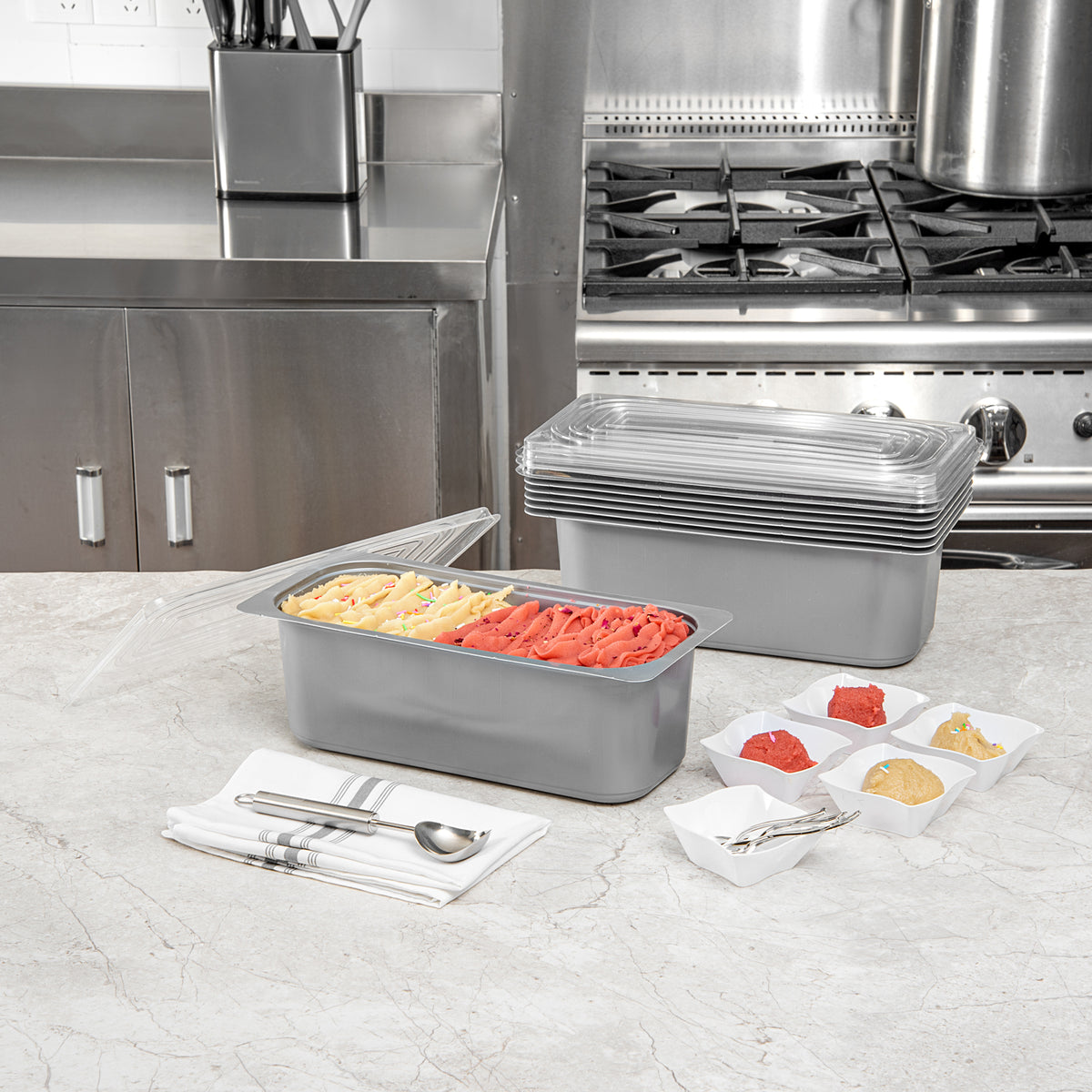 Chef 101 5 Qt Rectangle Gray Plastic Ice Cream Container - with Clear Lid - 13 1/2" x 6 1/2" x 4 3/4" - 100 count box