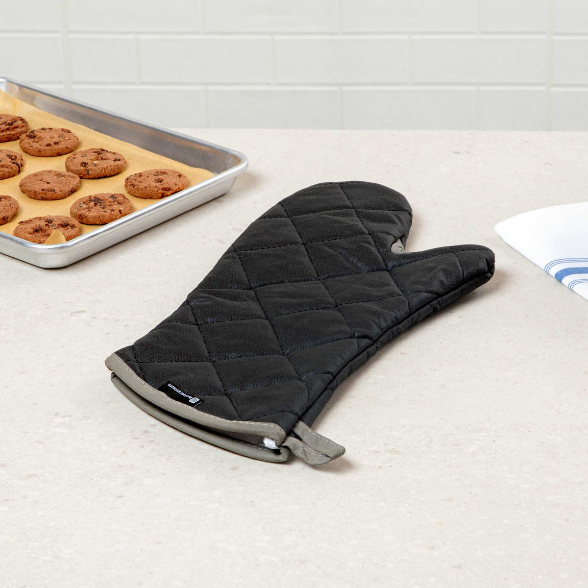 RW Threads Black Cotton Oven Mitt - Flame Retardant, with Thumb Guard - 17" x 8" x 1/2" - 1 count box