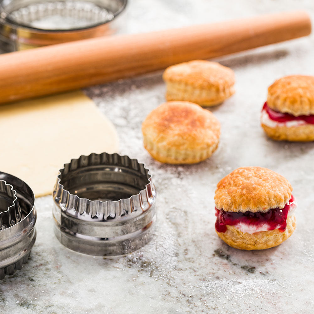 Pastry Tek 6-Piece Double-Sided Metal Fluted Round Cookie Cutter Set 1 count box