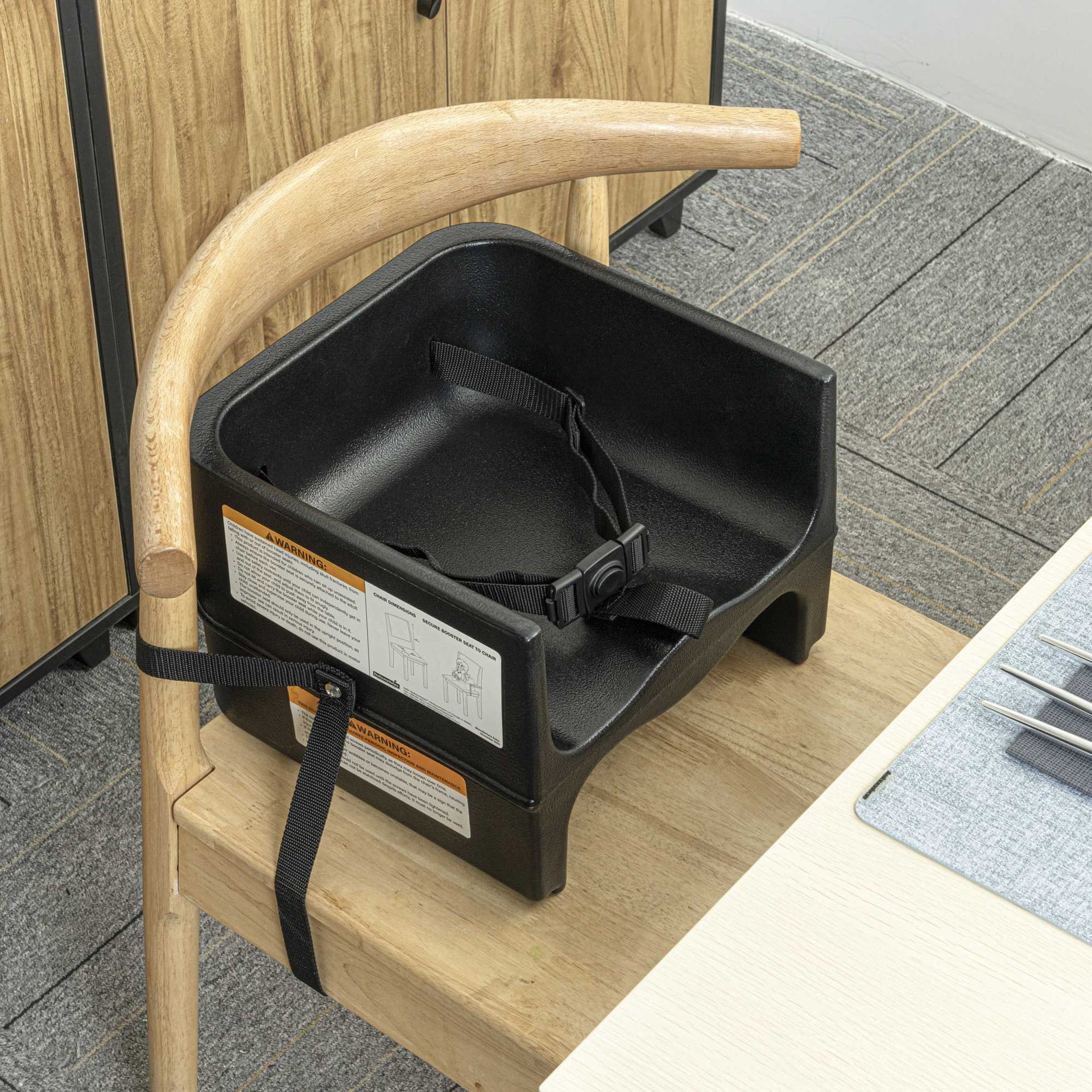 Table Tek Black Plastic Booster Seat - Dual Height, with Strap - 12 1/2" x 8 3/4" - 1 count box