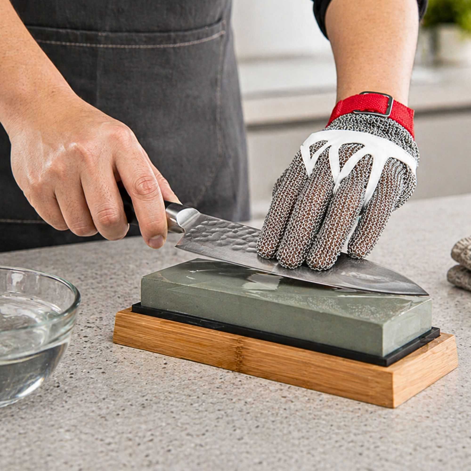 Life Protector Stainless Steel Mesh Medium Cut-Resistant Glove - Level 9, Food Safe - 9 3/4" x 4 3/4" - 1 count box