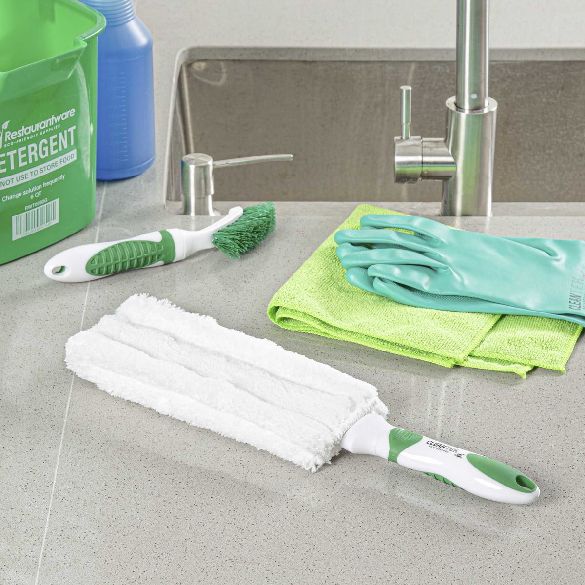 Clean Tek Professional Green and White Flat Cotton Duster - Washable - 14 3/4" - 1 count box