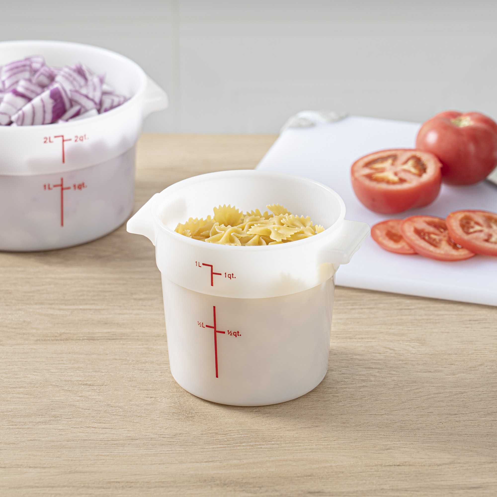 Met Lux 1 qt Round White Polyethylene Food Storage Container - with Red Volume Markers - 5 1/4" x 5" - 1 count box
