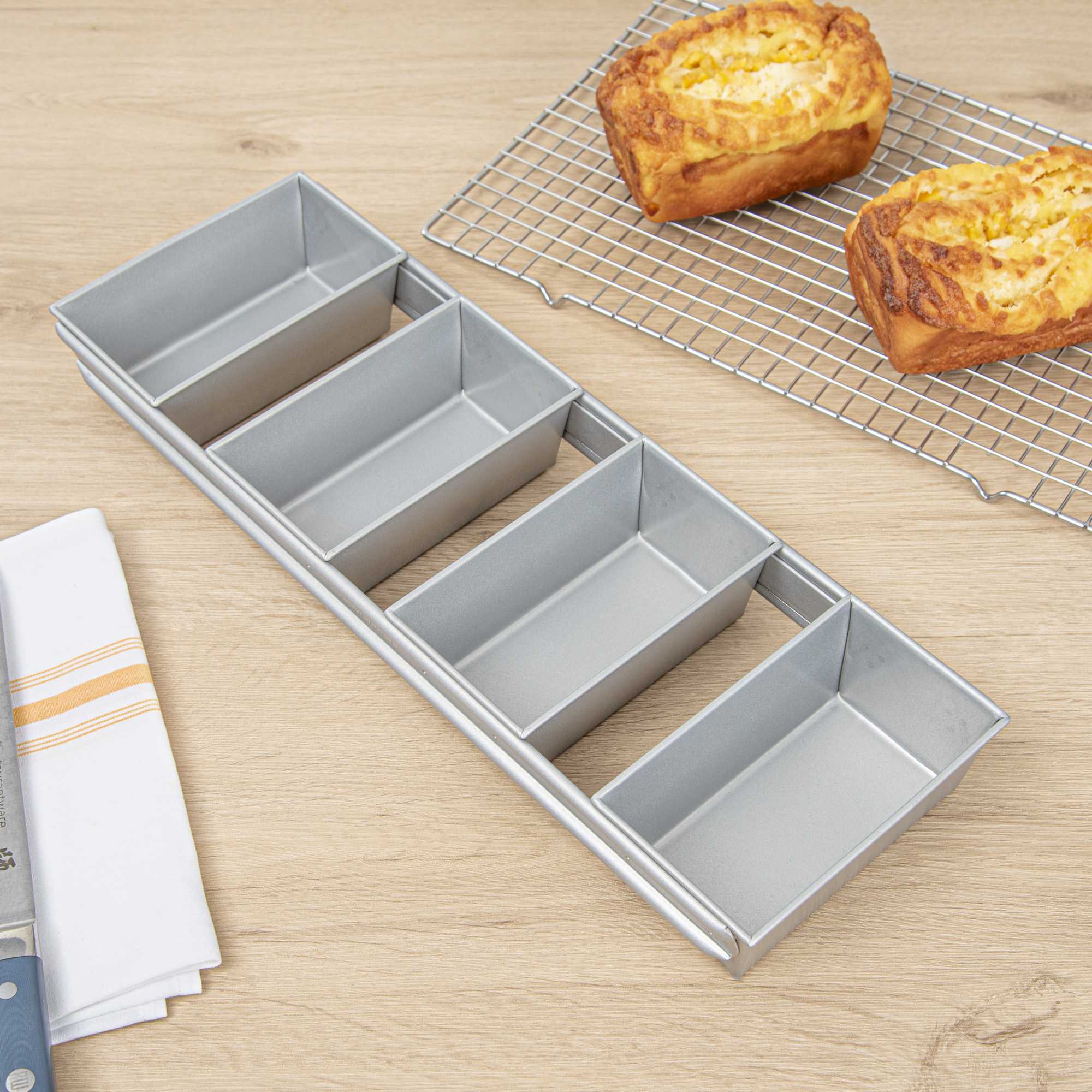 Pastry Tek 3/8 lb Glazed Aluminized Steel Bread Loaf Pan - 4 Strap - 17 3/4" x 6 1/4" x 2 1/4" - 1 count box