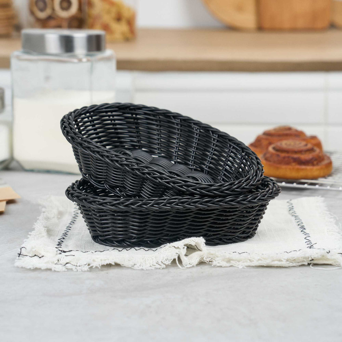 Chef 101 Oval Black Woven Plastic Rattan Basket - 9" x 6" x 2 1/4"- 12 count box
