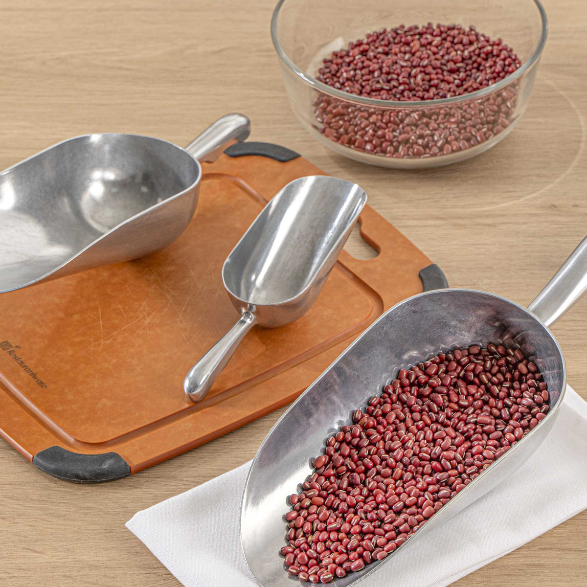 Met Lux 38 oz One-Piece Aluminum Scoop - Round Bottom - 12 1/4" x 4 3/4" x 3" - 1 count box