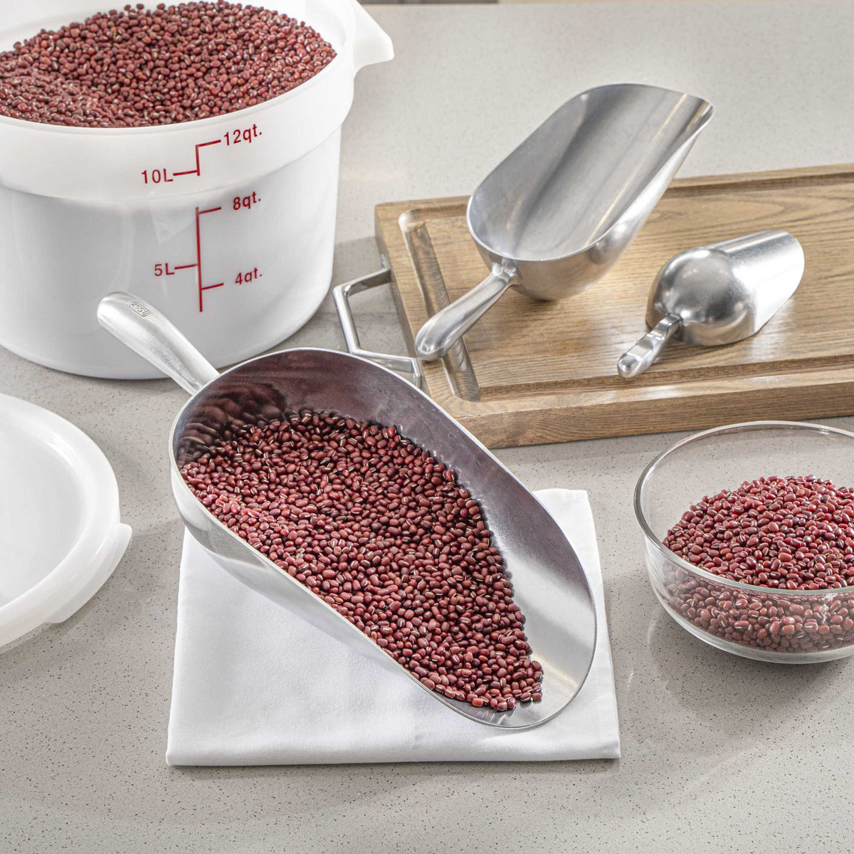 Met Lux 85 oz One-Piece Aluminum Scoop - Round Bottom - 16 1/2" x 6 1/2" x 3 3/4" - 1 count box