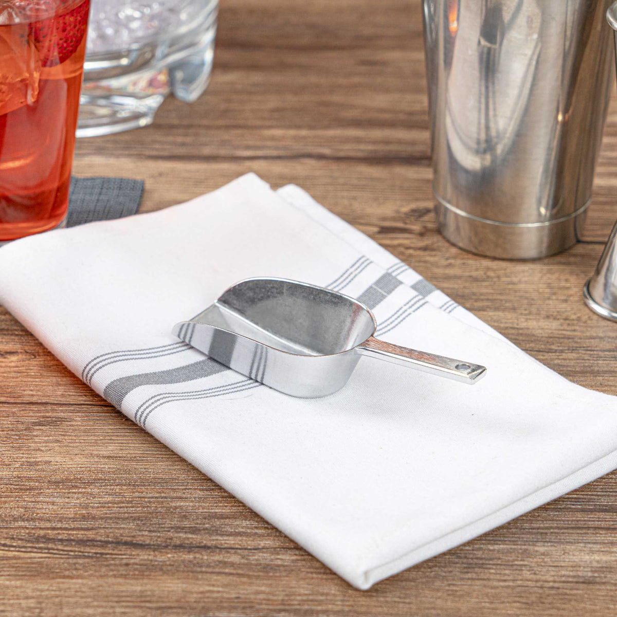 Met Lux 2 oz One-Piece Aluminum Scoop - Flat Bottom - 5" x 2" x 1" - 1 count box