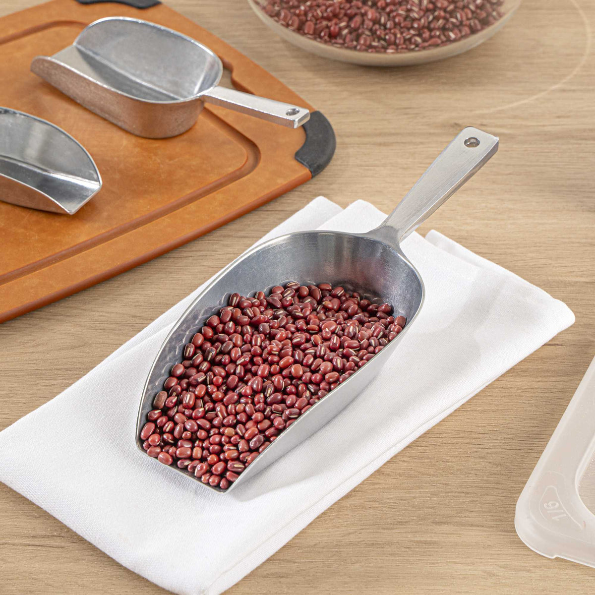 Met Lux 12 oz One-Piece Aluminum Scoop - Flat Bottom - 9 3/4" x 3 1/2" x 1 3/4" - 1 count box
