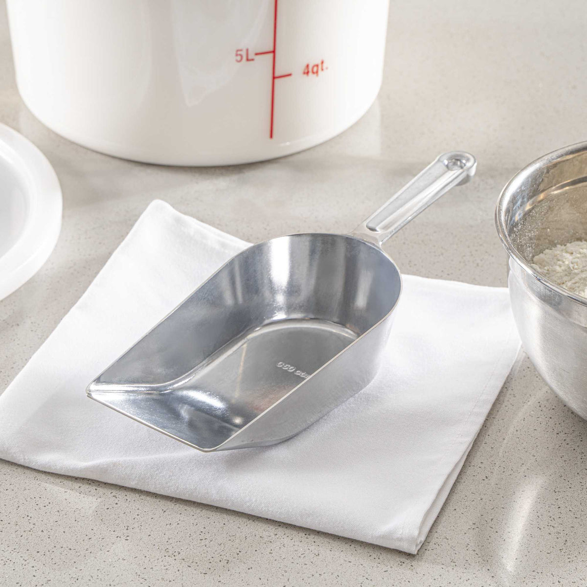 Met Lux 24 oz One-Piece Aluminum Scoop - Flat Bottom - 12 1/4" x 4 1/4" x 2 1/4" - 1 count box