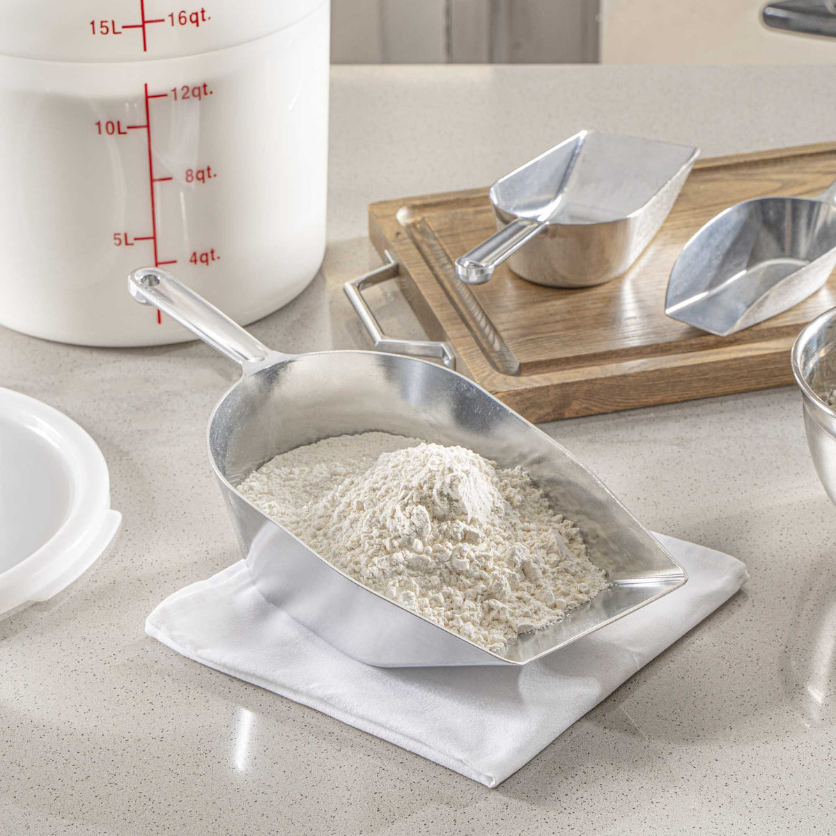Met Lux 85 oz One-Piece Aluminum Scoop - Flat Bottom - 17 1/4" x 7" x 3 3/4" - 1 count box