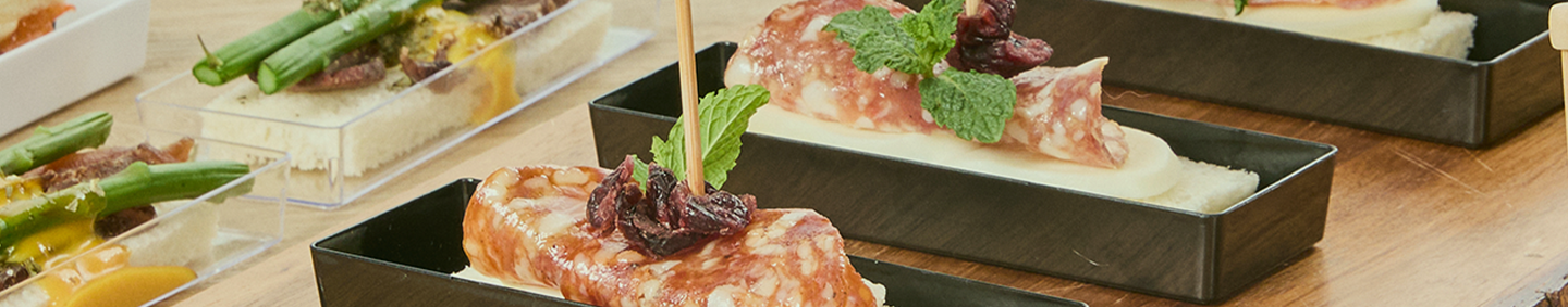 Serving and Display Platters / Trays